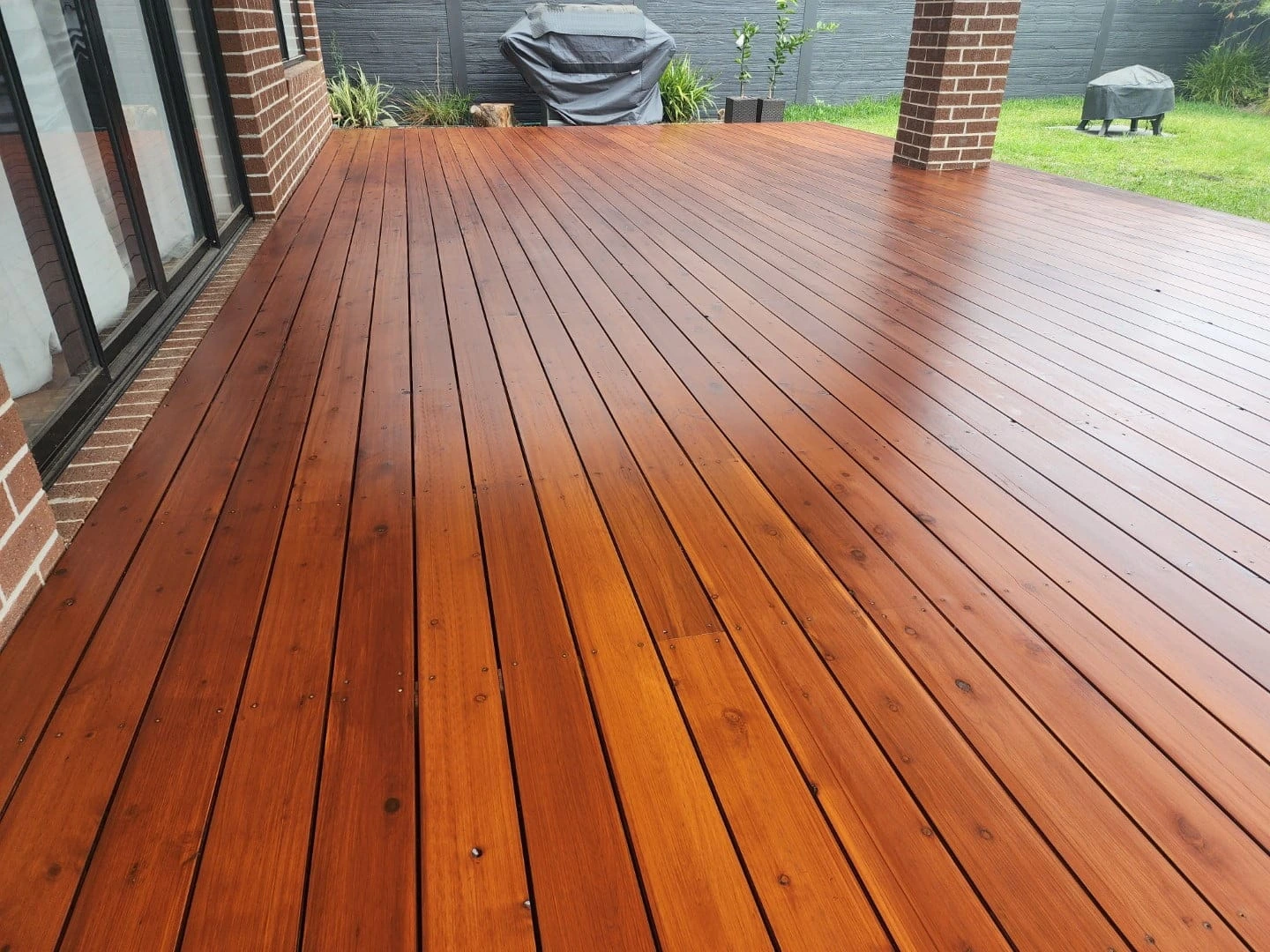 Ahşap deck sistre cila - matlaşmış ve grileşmiş deck