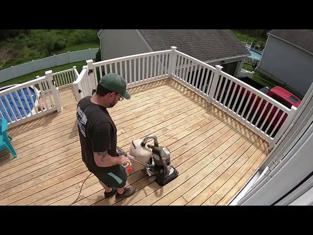 Ahşap deck sistre cila öncesi yıpranmış deck yüzeyi