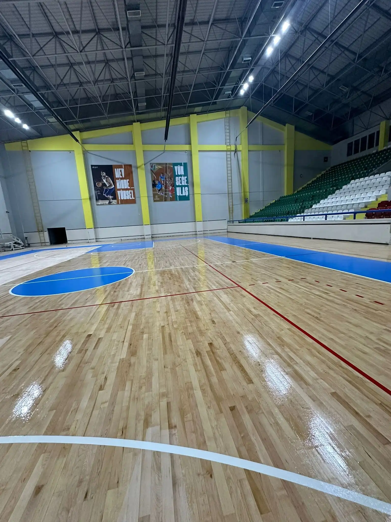 Yenilenmiş spor salonu final görünüm